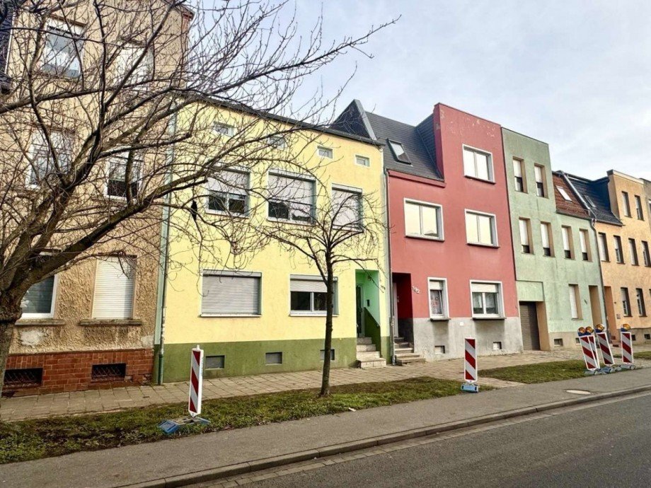 Stra�enansicht Mehrfamilienhaus Sch�nebeck (Elbe)