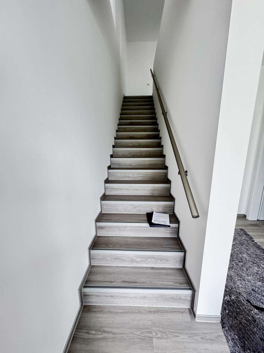21a EG Treppe zum OG Reihenendhaus Biederitz
