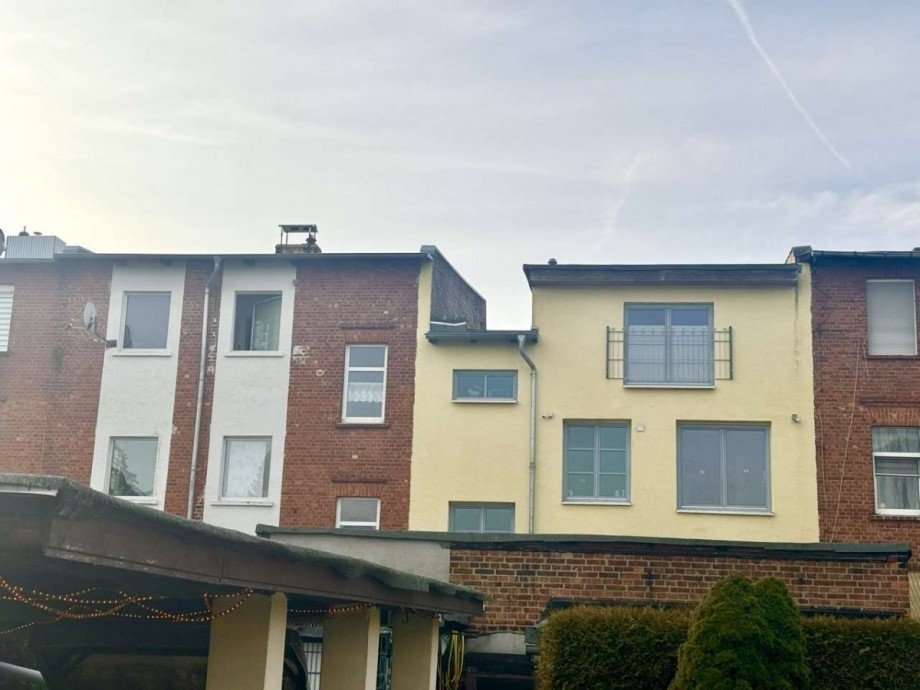 R�ckansicht Mehrfamilienhaus Sch�nebeck (Elbe)