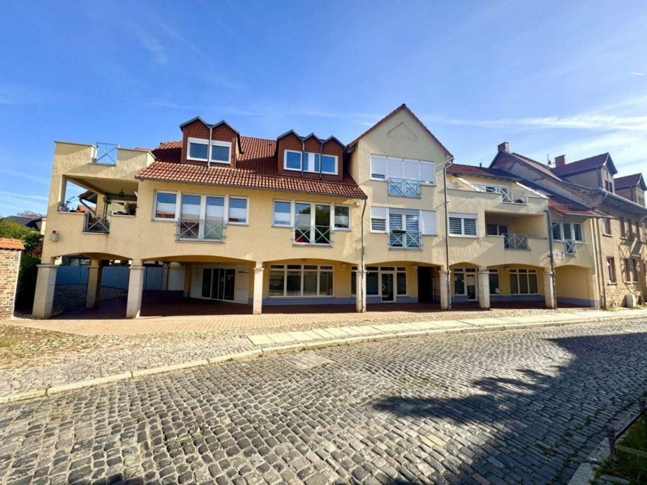 Stra�enansicht Dachgeschosswohnung Ballenstedt