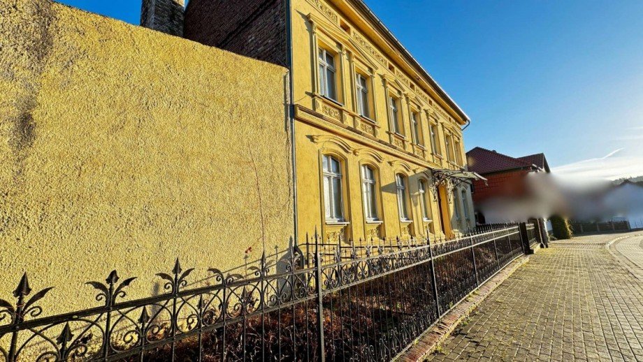 Vorderansicht Wohn- / Gesch�ftshaus Meisdorf