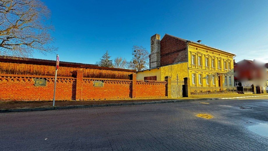 Vordereinsicht mit 2. Einfahrt Wohn- / Gesch�ftshaus Meisdorf