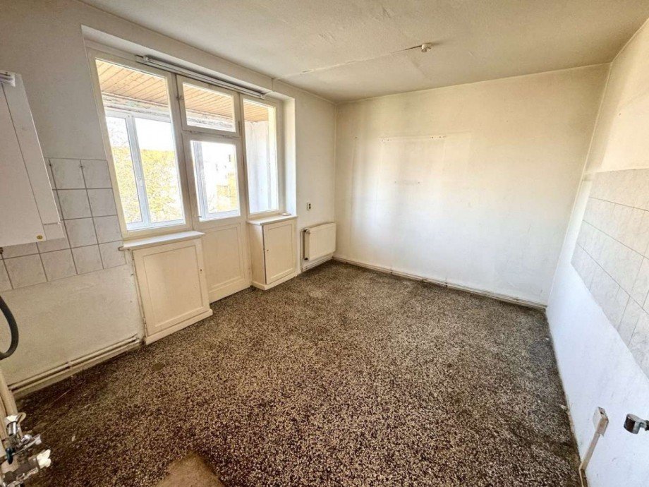 leerstehende WE K�che Mehrfamilienhaus Halberstadt