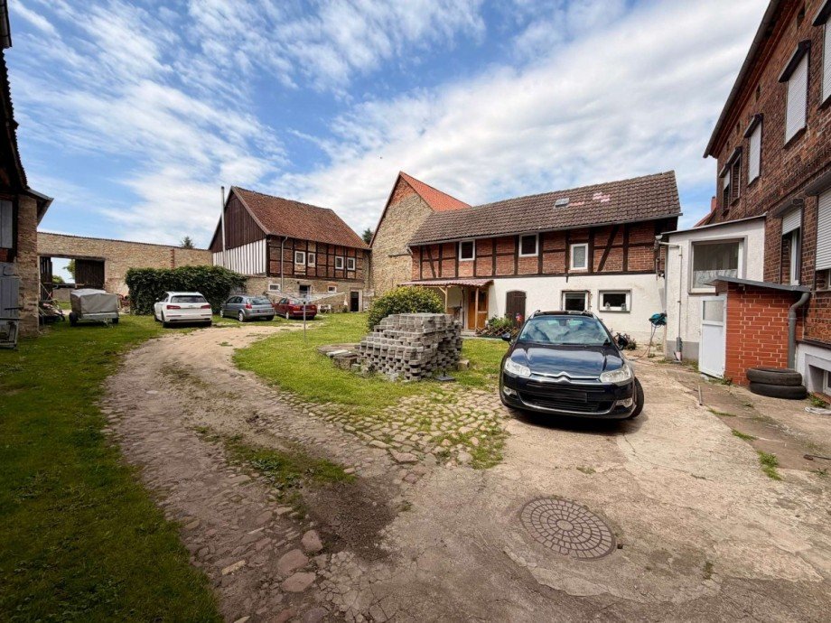 Innenhof/ Grundst�ck Mehrfamilienhaus Bartensleben