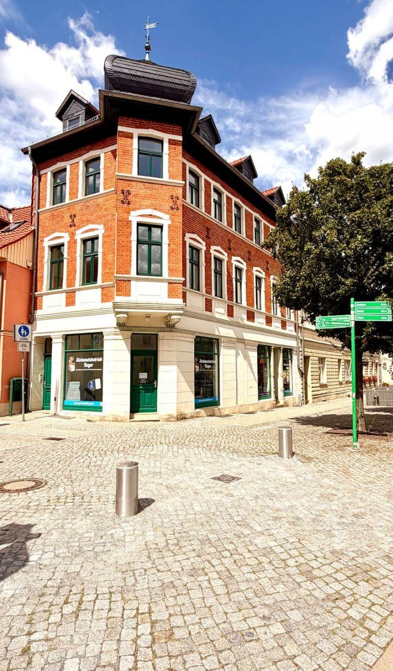 Stra�enansicht Ballenstedt Wohnung modern und gepflegt- gro�z�gige 3- Raum- Wohnung im Zentrum von Ballenstedt