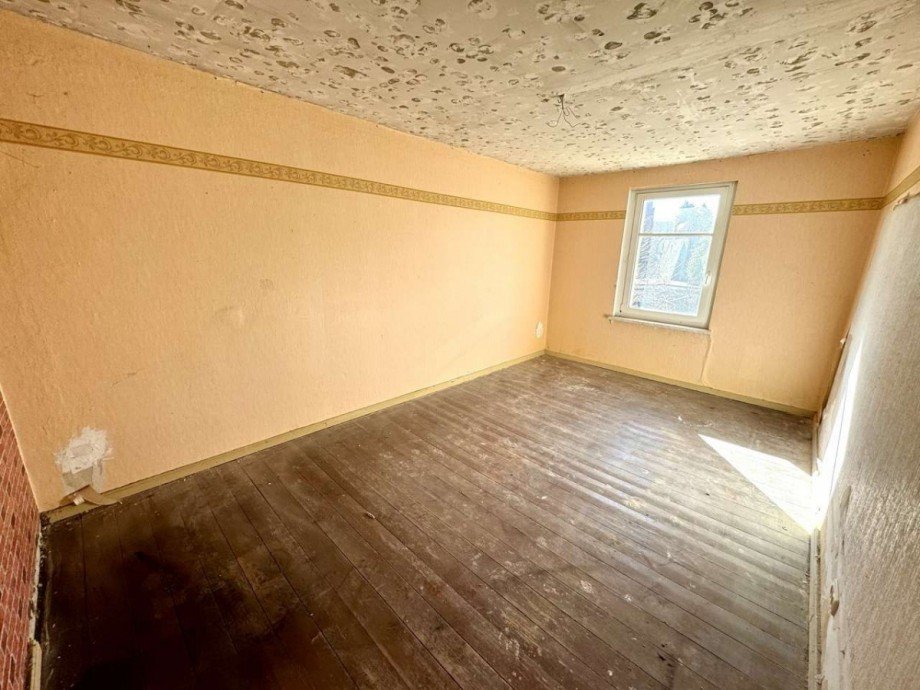 Schlafzimmer 1 WE 1. OG Zweifamilienhaus Ballenstedt