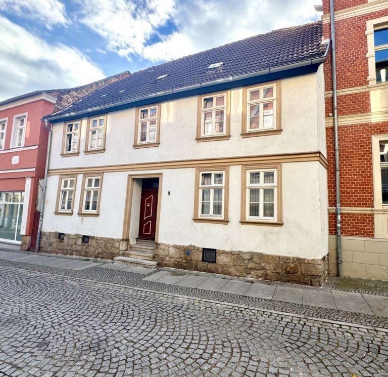 Stra�enansicht Ballenstedt Haus Ein Zuhause mit Charakter - historisches Einfamilienhaus im Stadtkern von Ballenstedt