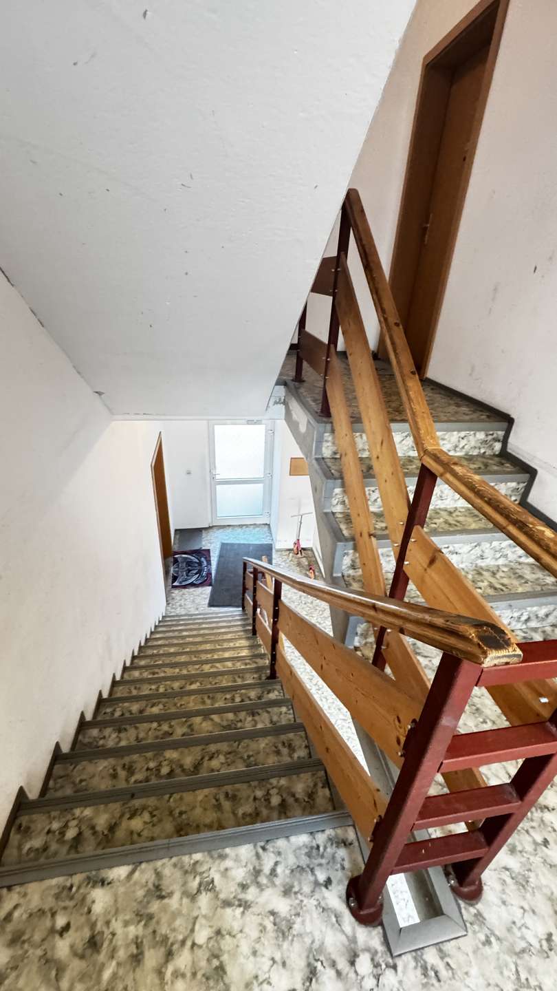 Treppenhaus Wohn- / Gesch�ftshaus Sta�furt