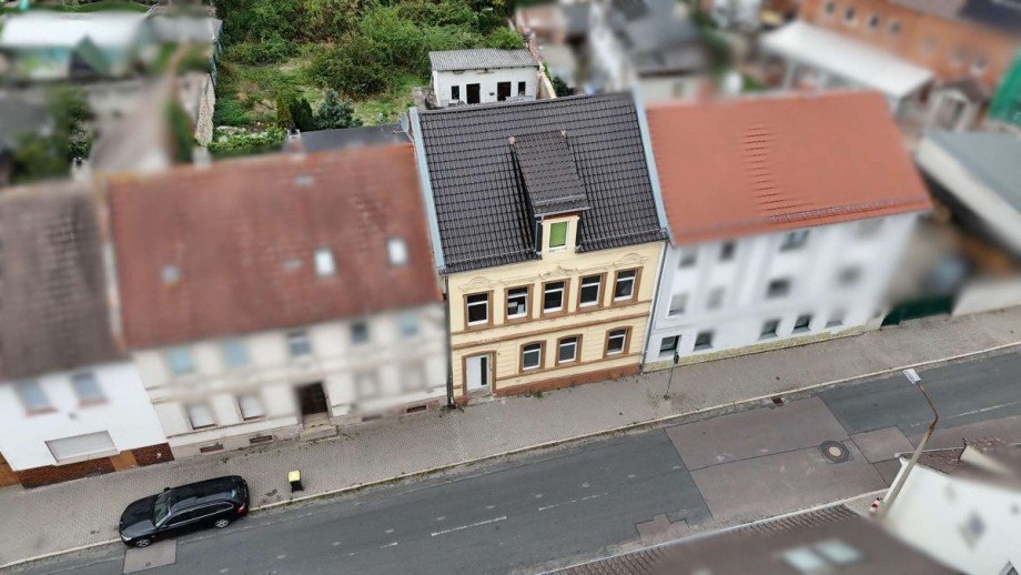 cLuftbild Stra�enansicht weit Mehrfamilienhaus Sch�nebeck