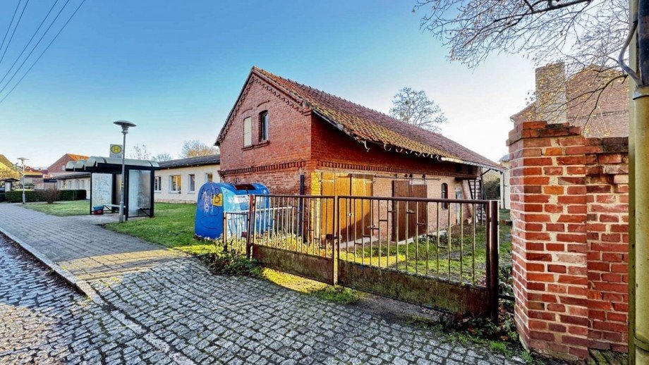 Toreinfahrt Grundst�ck Mehrfamilienhaus Meisdorf