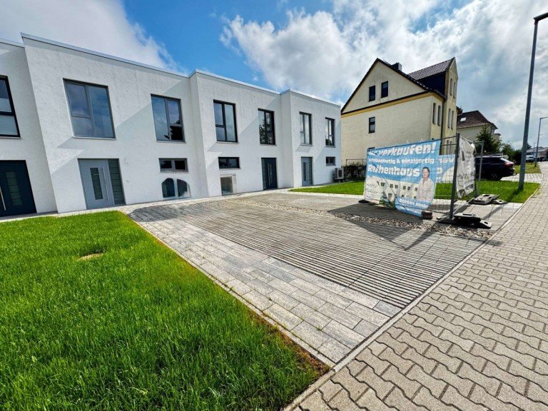 Ansicht Zufahrt Biederitz Reihenmittelhaus Vermietung provisionsfrei - Reihenhaus mit Garten im beliebten Biederitz bei Magdeburg