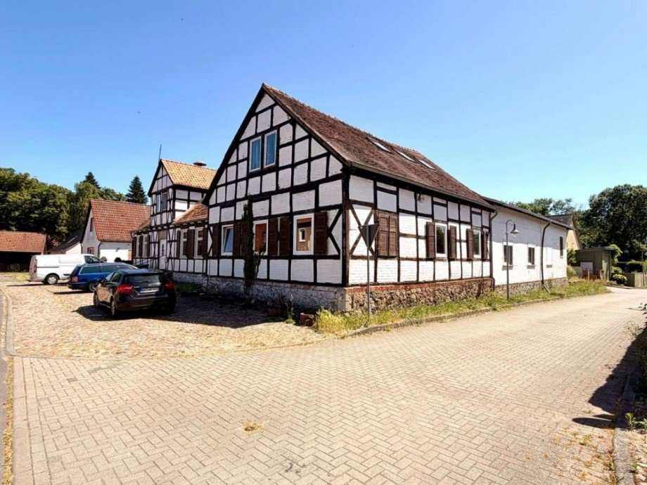 Stra�enansicht Zweifamilienhaus Burgstall