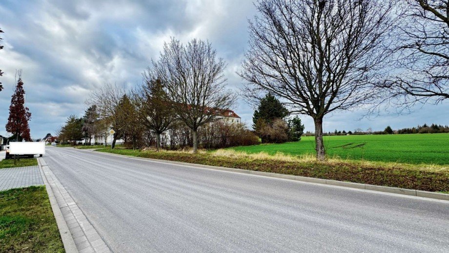 Ortsrand Neundorf Mehrfamilienhaus Sta�furt