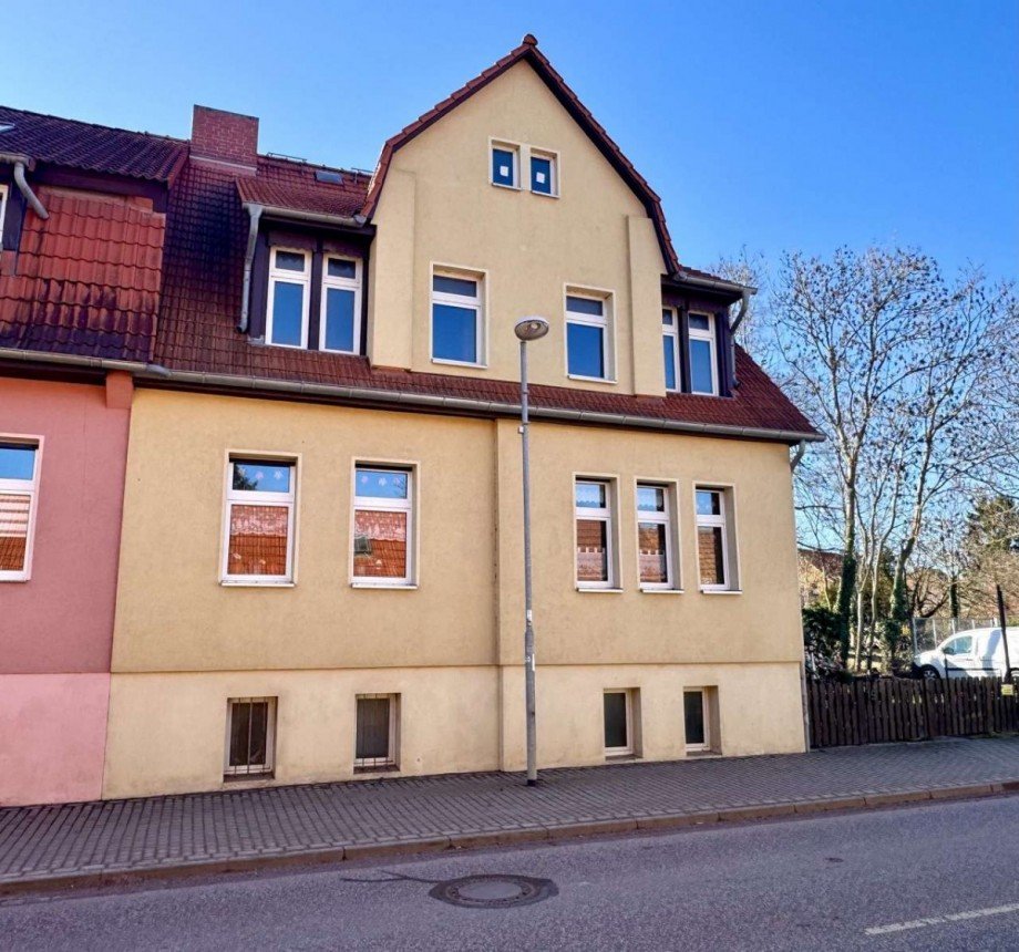 Stra�enansicht Zweifamilienhaus Ballenstedt