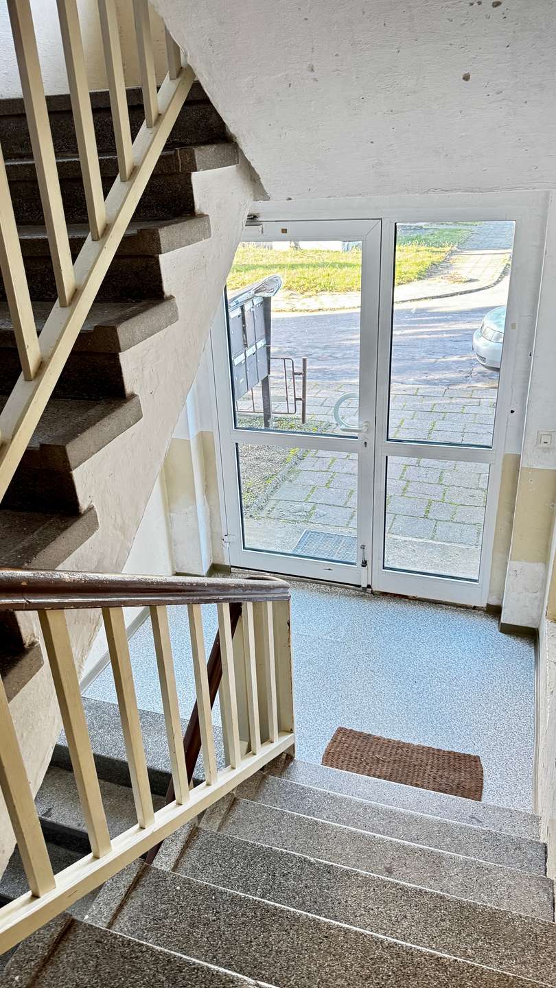 Treppenhaus Erdgeschosswohnung Sta�furt