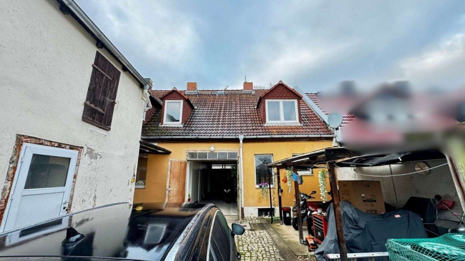 Hof Dach Wohn- / Gesch�ftshaus Bernburg