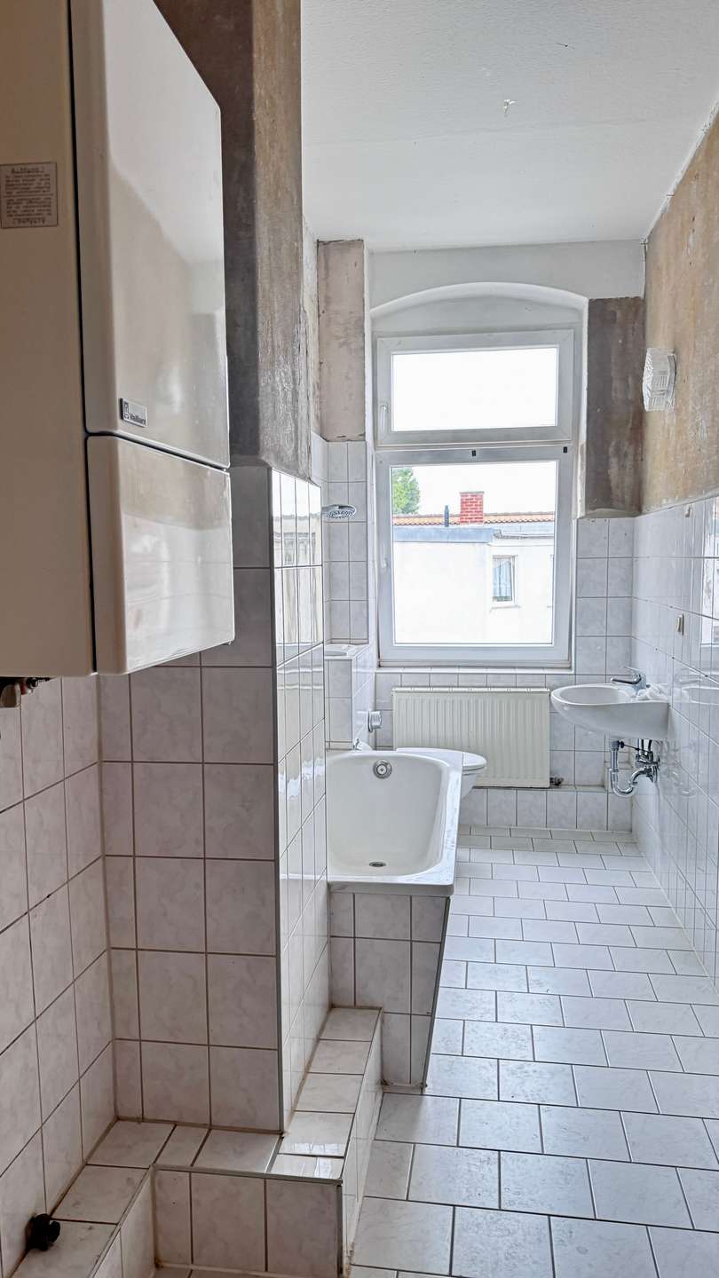 Wannenbad EG Mehrfamilienhaus Calbe