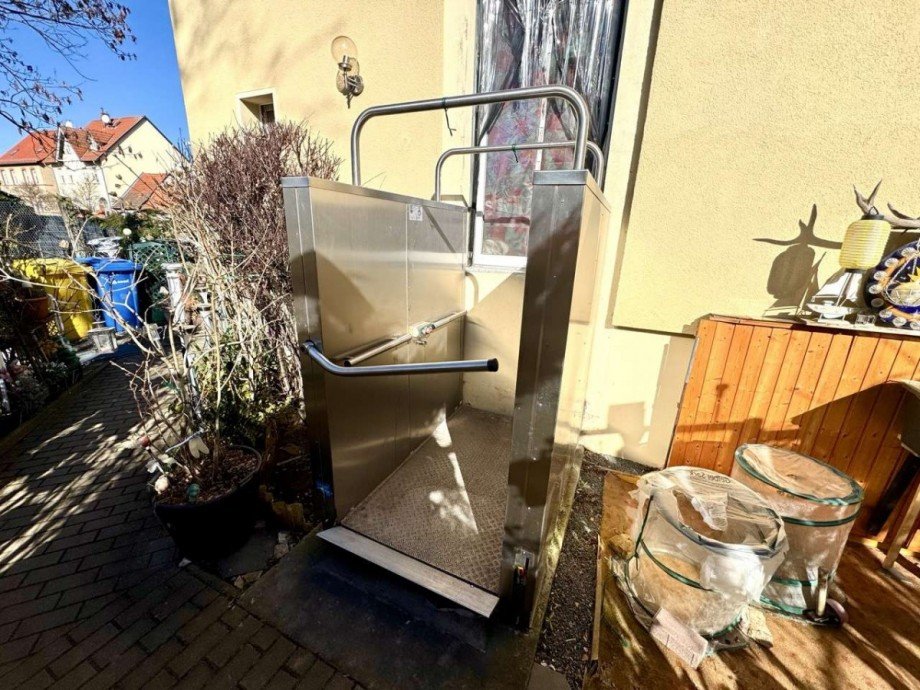 Fahrstuhl zur WE EG Zweifamilienhaus Ballenstedt