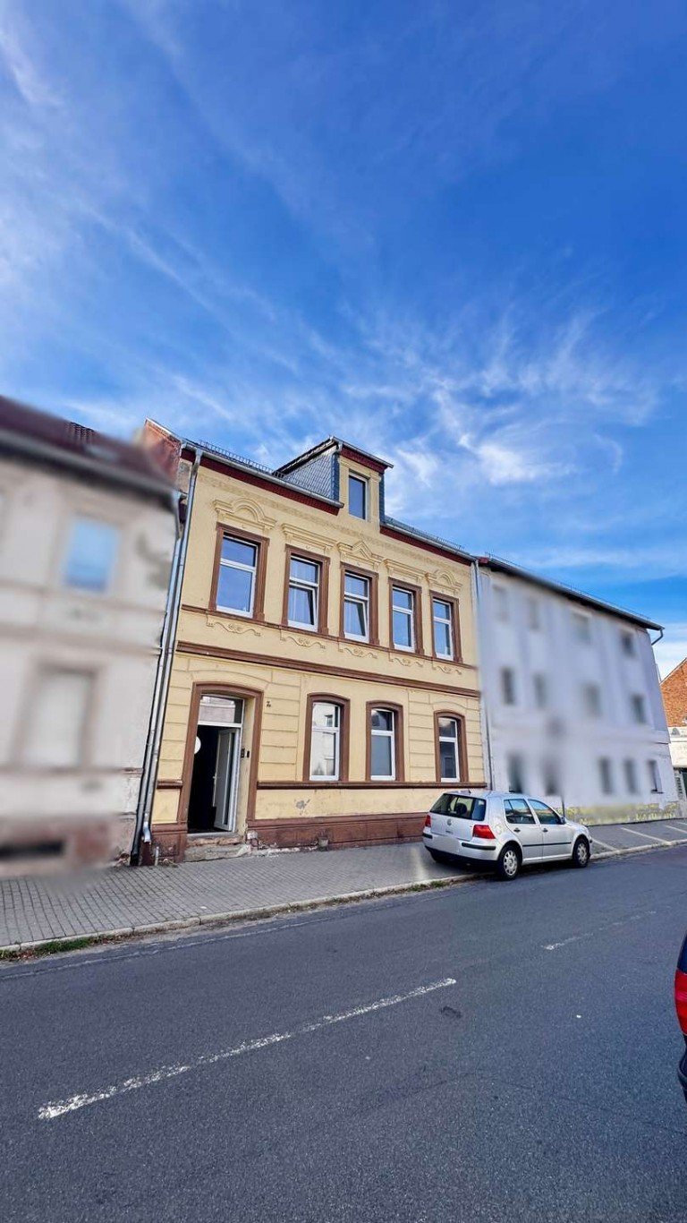 cStra�enansicht Felgelber Sch�nebeck Mehrfamilienhaus 8,2 % Rendite - attraktives MFH mit 3 WE, gro�em Grundst�ck & moderner Heizung in Sch�nebeck