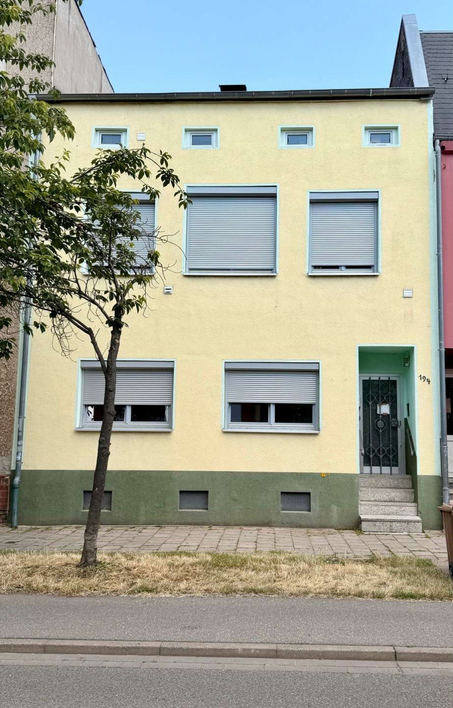 Stra�enansicht Mehrfamilienhaus Sch�nebeck (Elbe)