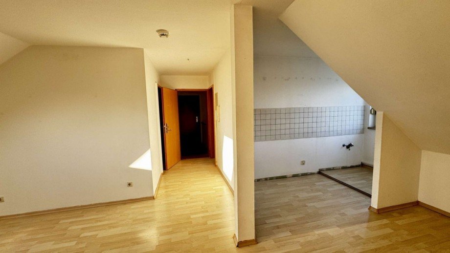 3. Nr69 DG li5 Wohnung Sta�furt