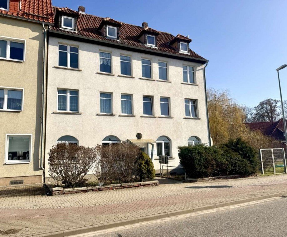 Stra�enansicht Mehrfamilienhaus Halberstadt
