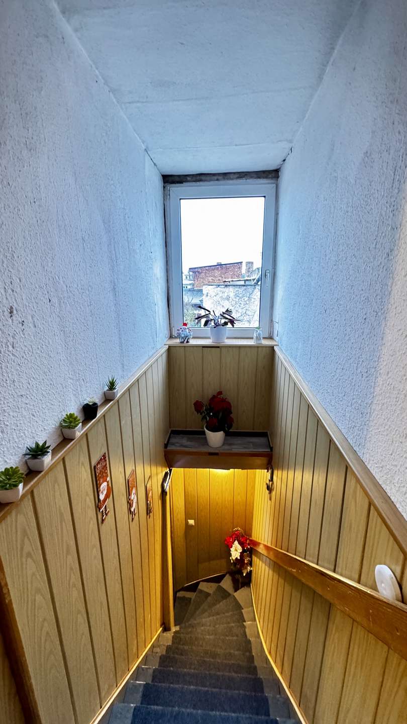 Flur DG zum EG Wohn- / Gesch�ftshaus Bernburg