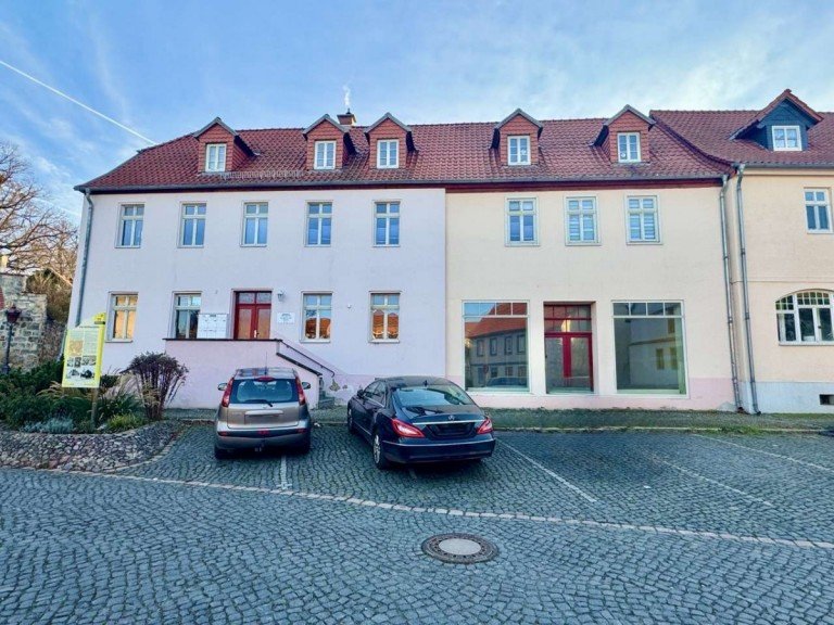 Stra�enansicht Ballenstedt Mehrfamilienhaus Grundsolide Investition am Rande des Harzes - die Urlaubsregion mit Zukunft - MFH in Ballenstedt
