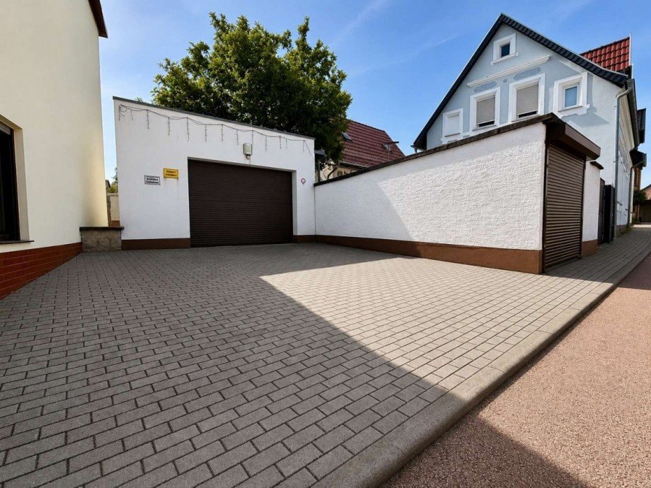 Ansicht Garagen Haus Mansfeld