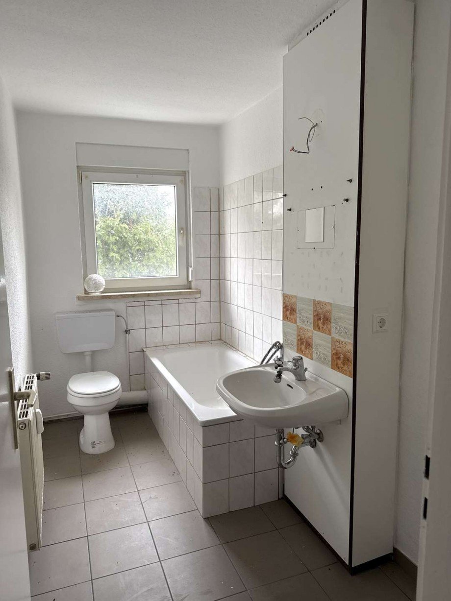 Neundorf EG Bad Mehrfamilienhaus Sta�furt