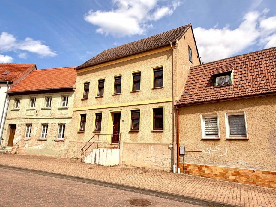 Stra�enansicht Reihenmittelhaus Hettstedt
