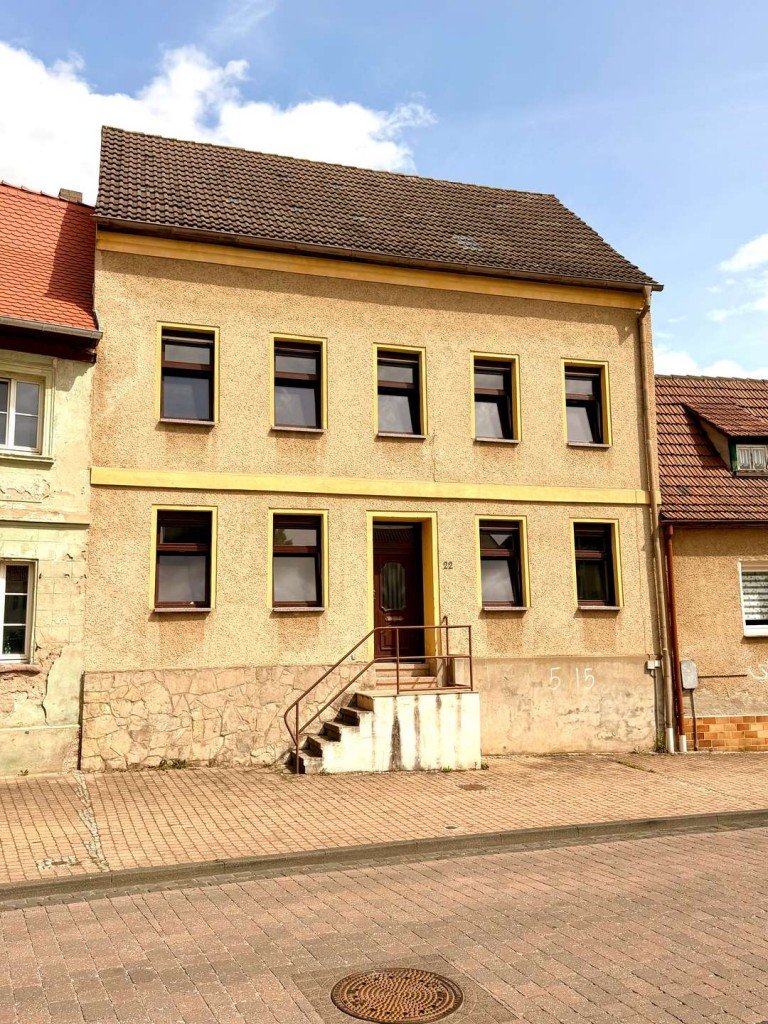 Stra�enansicht Hettstedt Reihenmittelhaus viel Platz f�r die ganze Familie - Reihenhaus mit Ausbaureserve