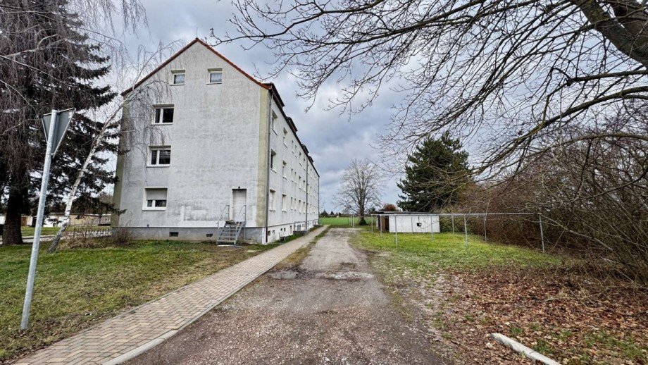 R�ckseite Nr. 65-66 Mehrfamilienhaus Sta�furt