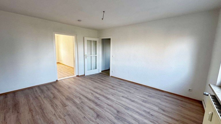 Wohnzimmer Sta�furt Erdgeschosswohnung 200EUR Einrichtungsgutschein - Provisionsfreie helle EG-Wohnung - ruhige Lage Ortsrandlage in Neundorf
