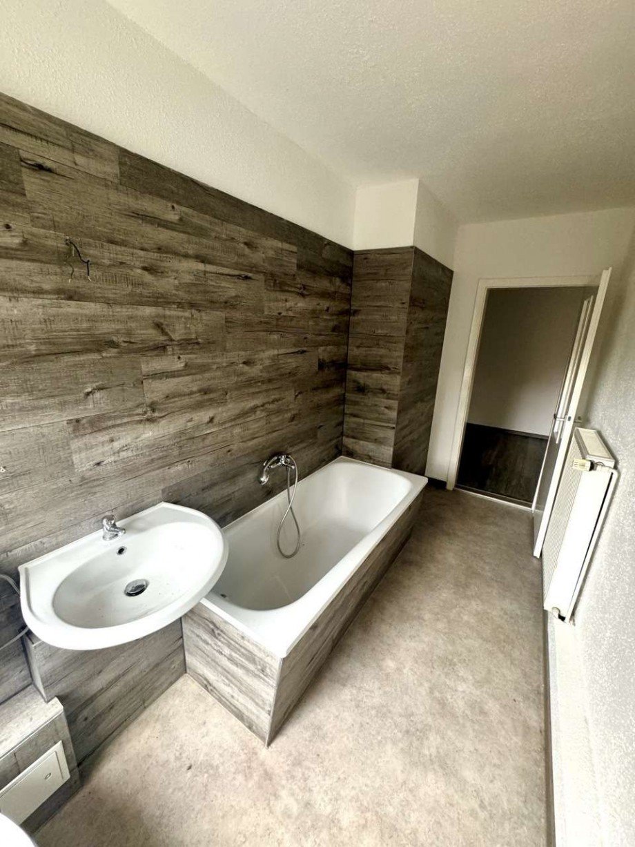 Badezimmer Wohneinheit 1. OG Mehrfamilienhaus Wernigerode