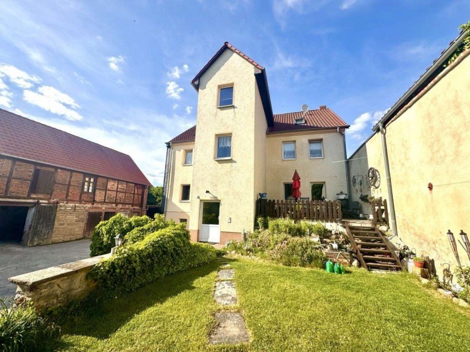 R�ckansicht Mehrfamilienhaus Ostingersleben
