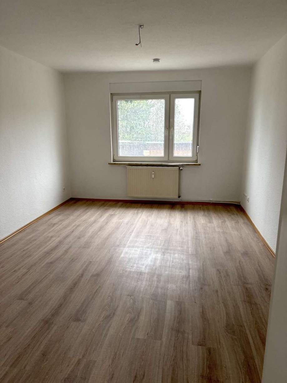 Neundorf EG WoZi1 Mehrfamilienhaus Sta�furt